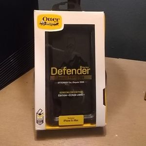 iPhone Xs Max otter box
